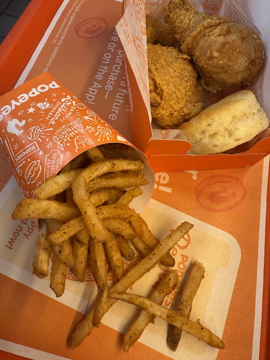 Popeyes Louisiana Kitchen Photo 7