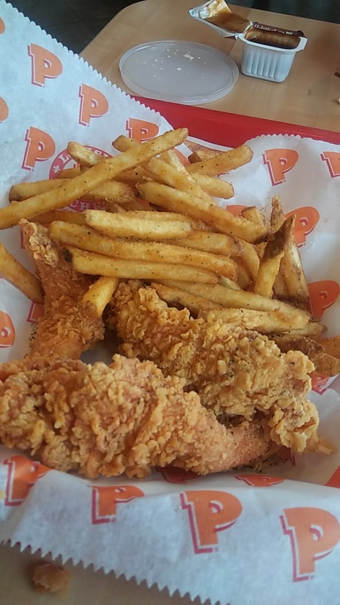 Popeyes Louisiana Kitchen Photo 2