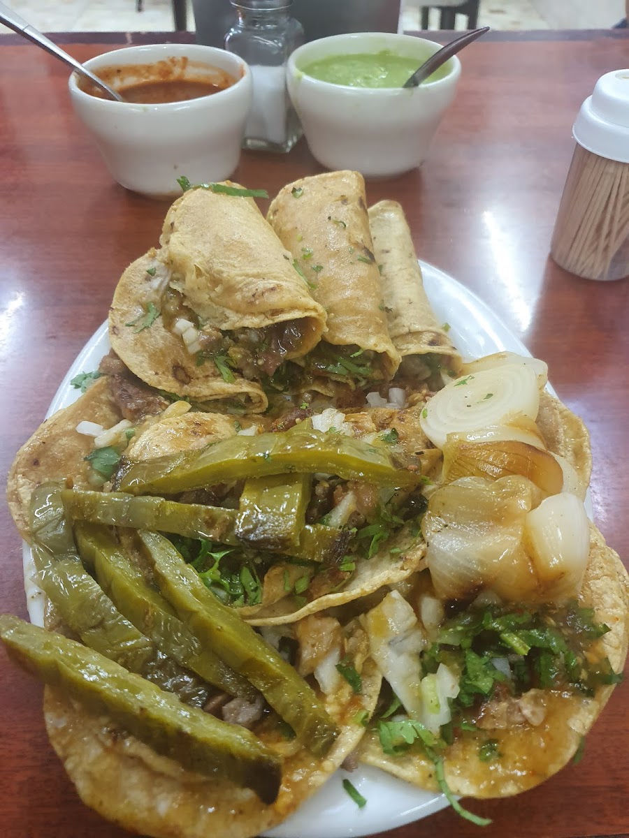 Taquería regis Photo 9