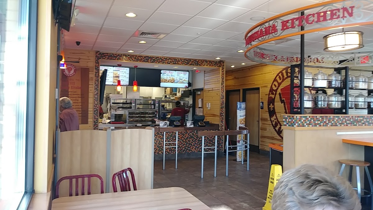 Popeyes Louisiana Kitchen Photo 9
