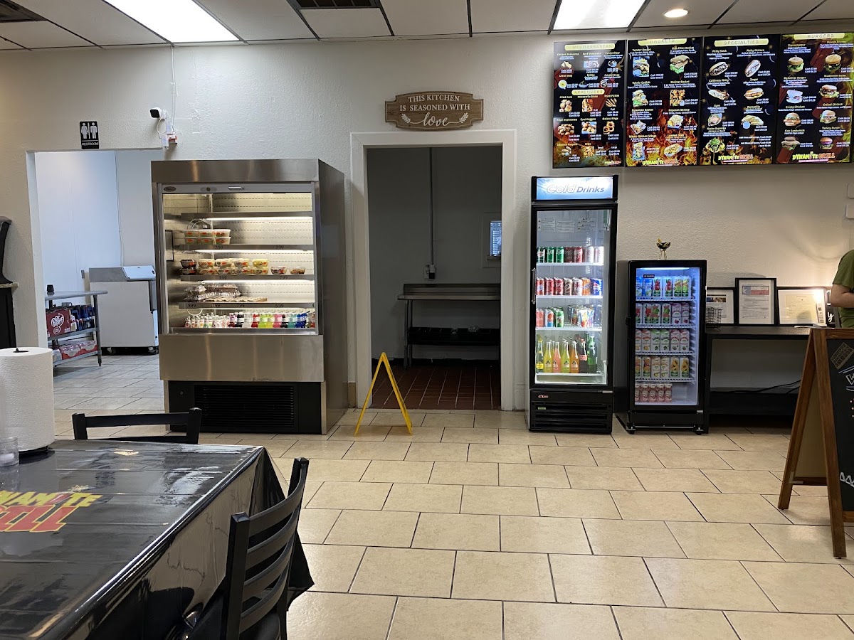 Dynamite Grill Cedar Hill Photo 4