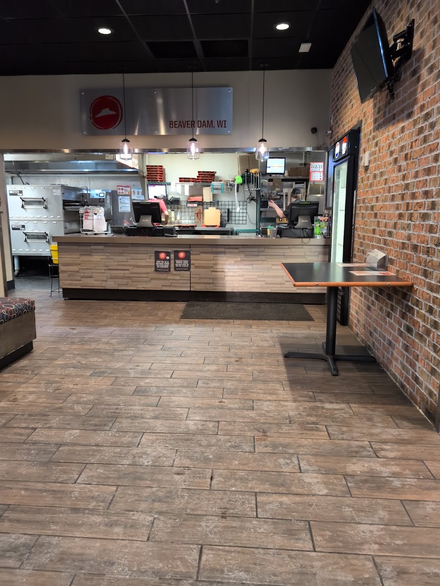 Pizza Hut Photo 4