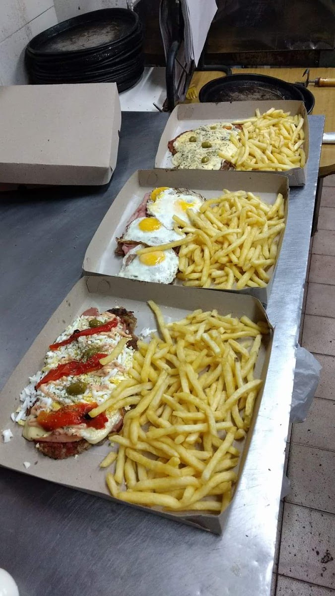 La Esquina Pizzas Photo 2