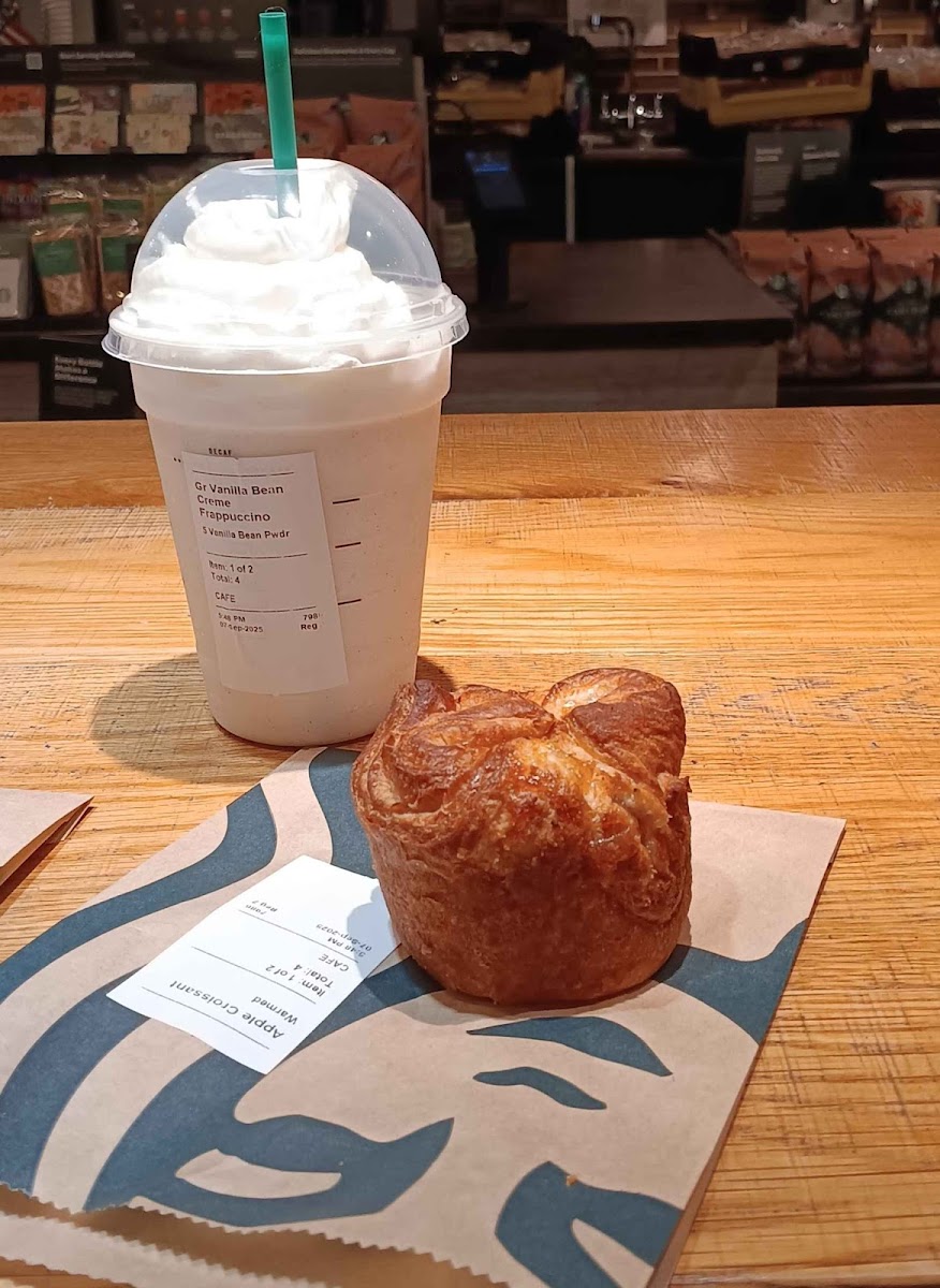 Starbucks Photo 3