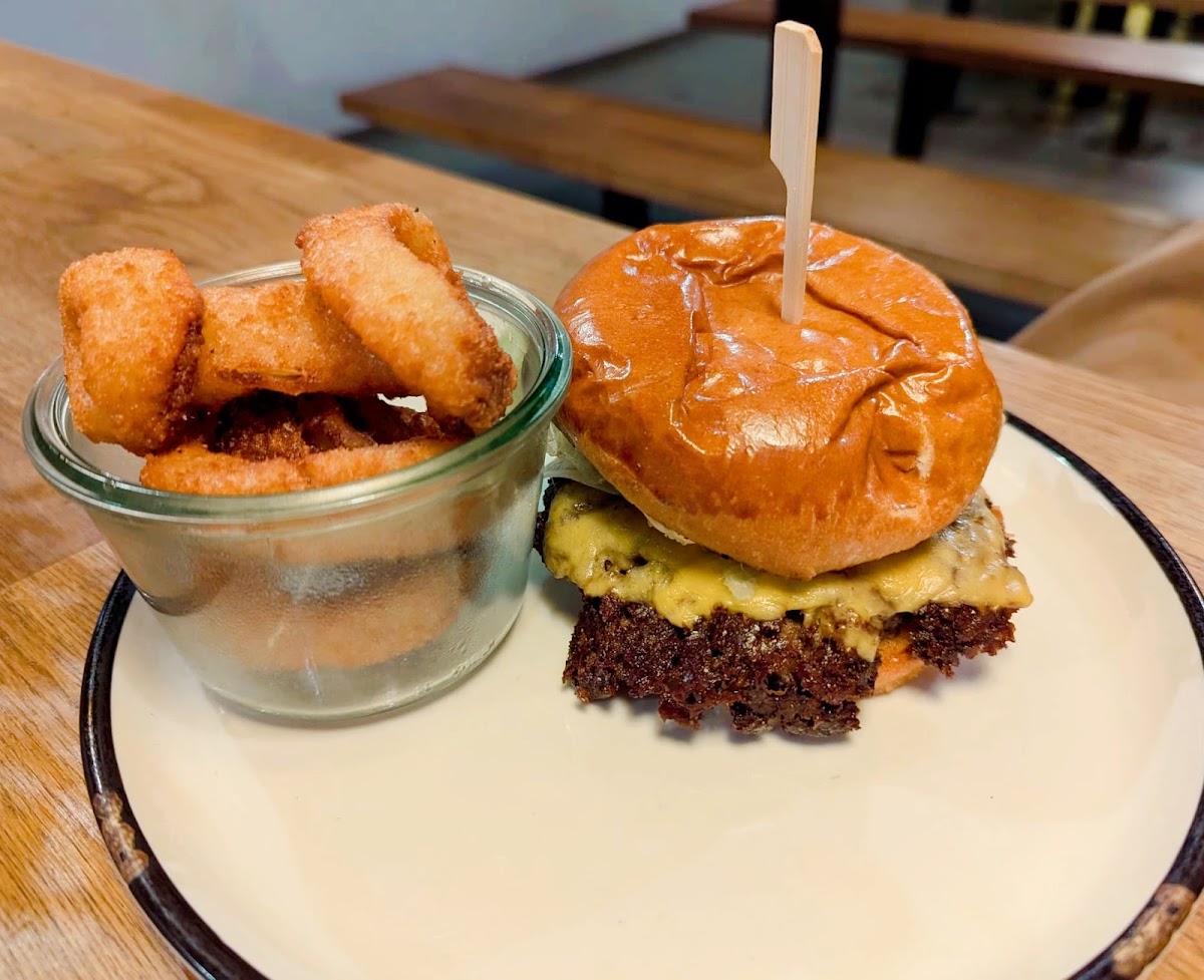 Mam-Mam Burger Photo 3