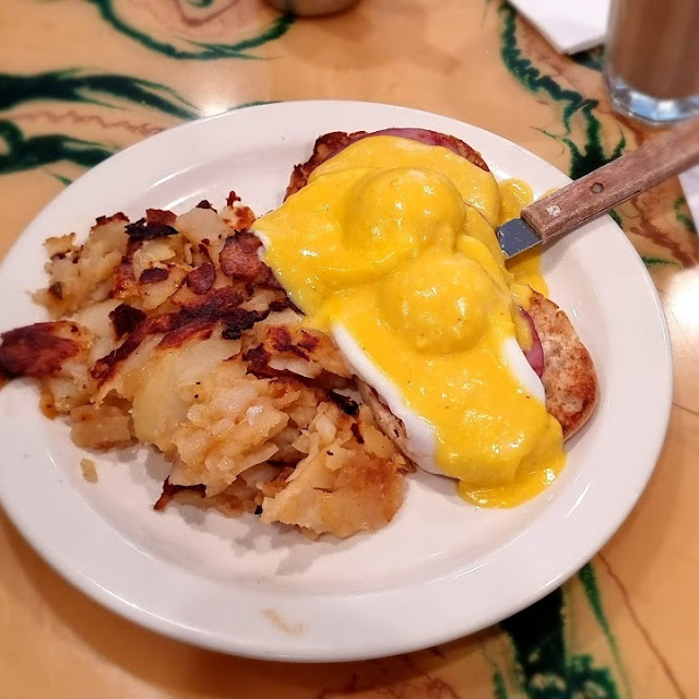 Eggs Benedict