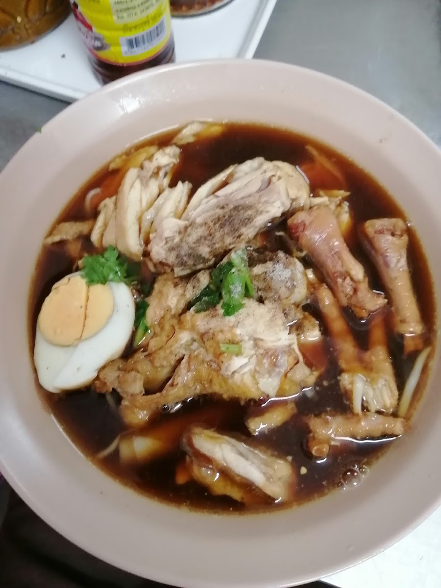 ร้านต่วน ก๋วยเตี๋ยวเรืออยุธยา 10 บาท (ฮาลาล) Photo 4