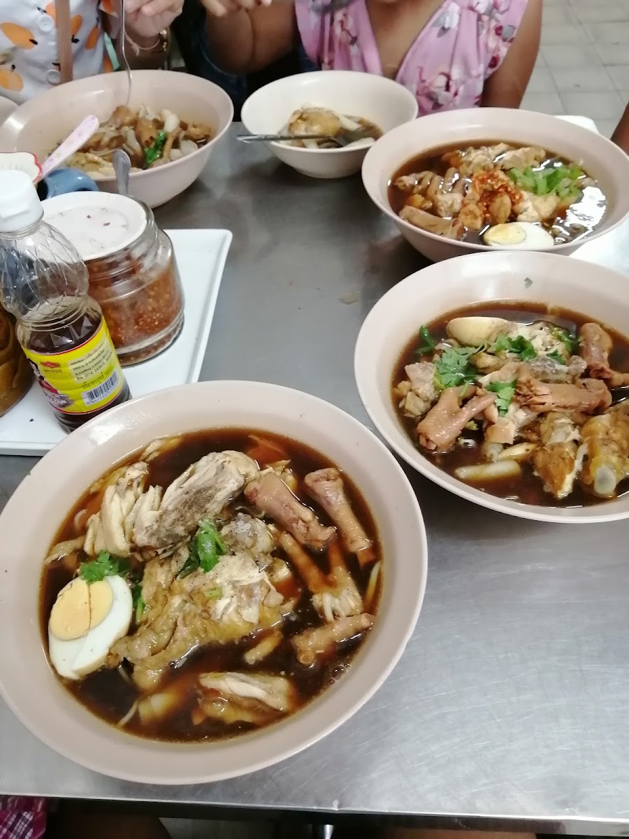 ร้านต่วน ก๋วยเตี๋ยวเรืออยุธยา 10 บาท (ฮาลาล) Photo 6
