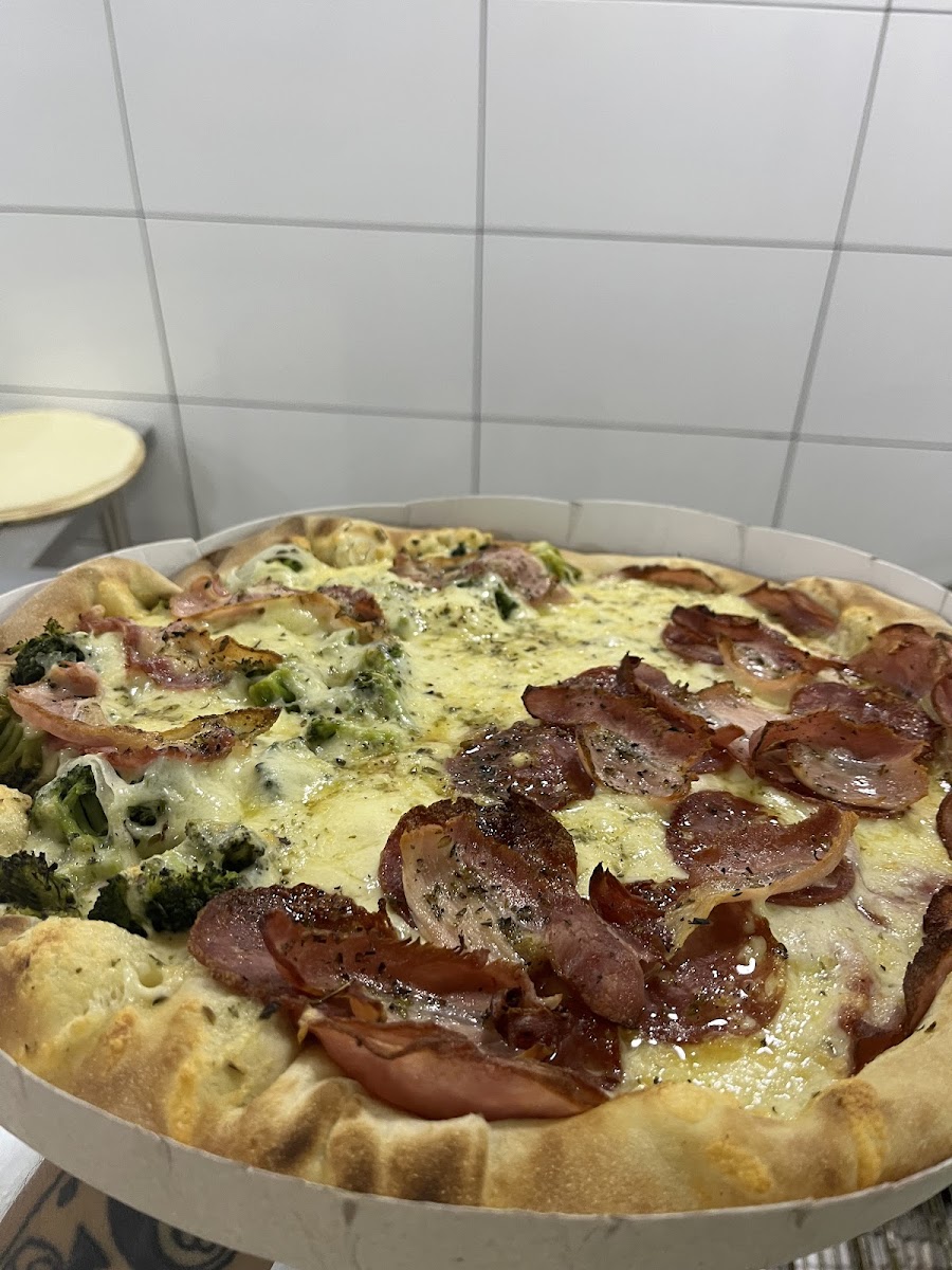 Pizzaria & Esfiharia Bella Massa