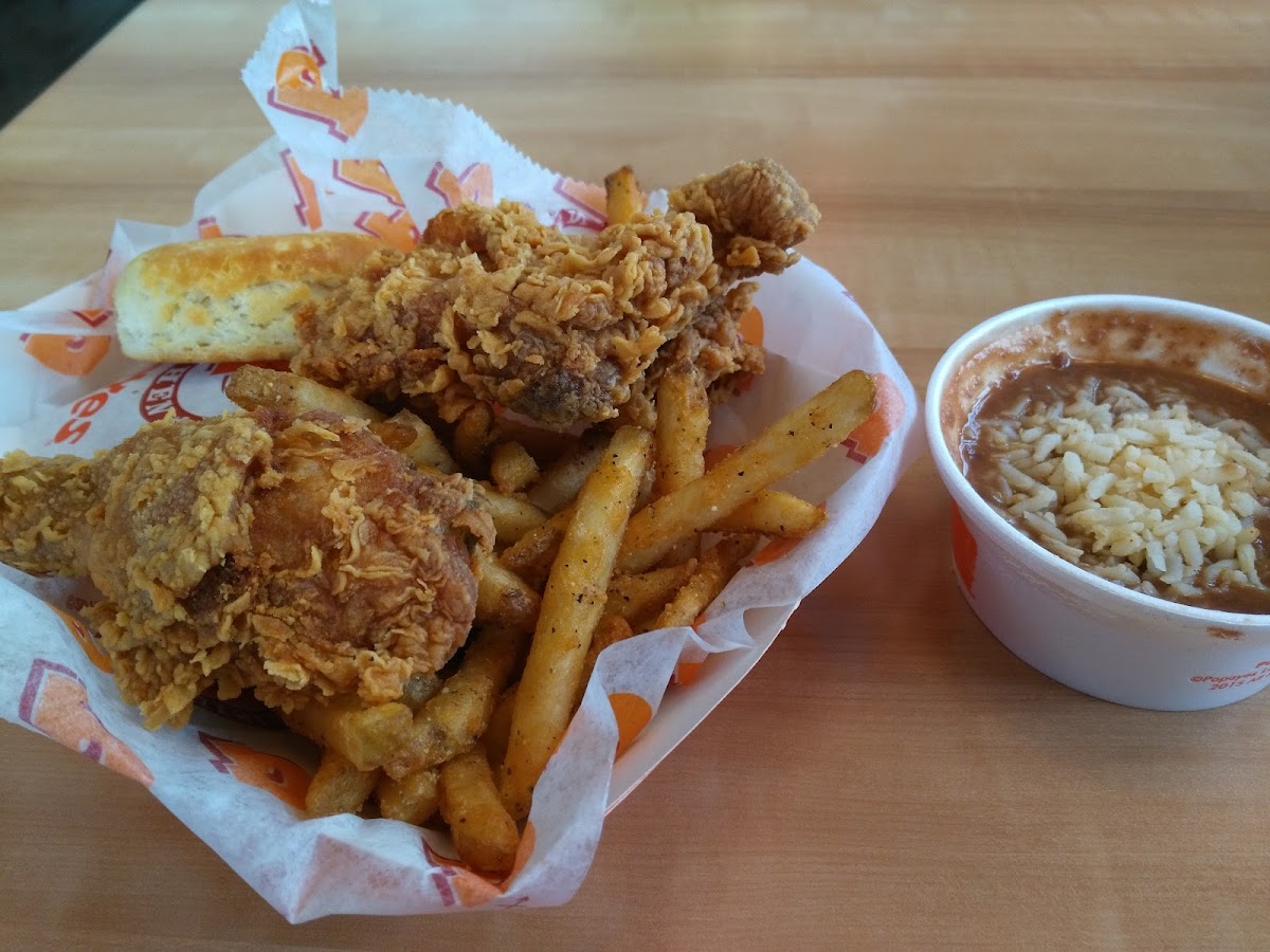Popeyes Louisiana Kitchen Photo 9