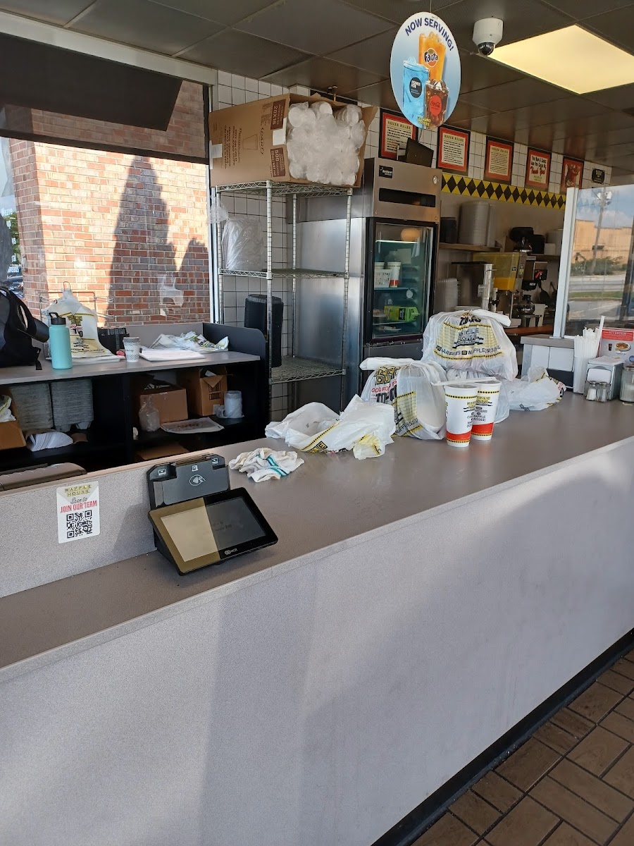 Waffle House Photo 3