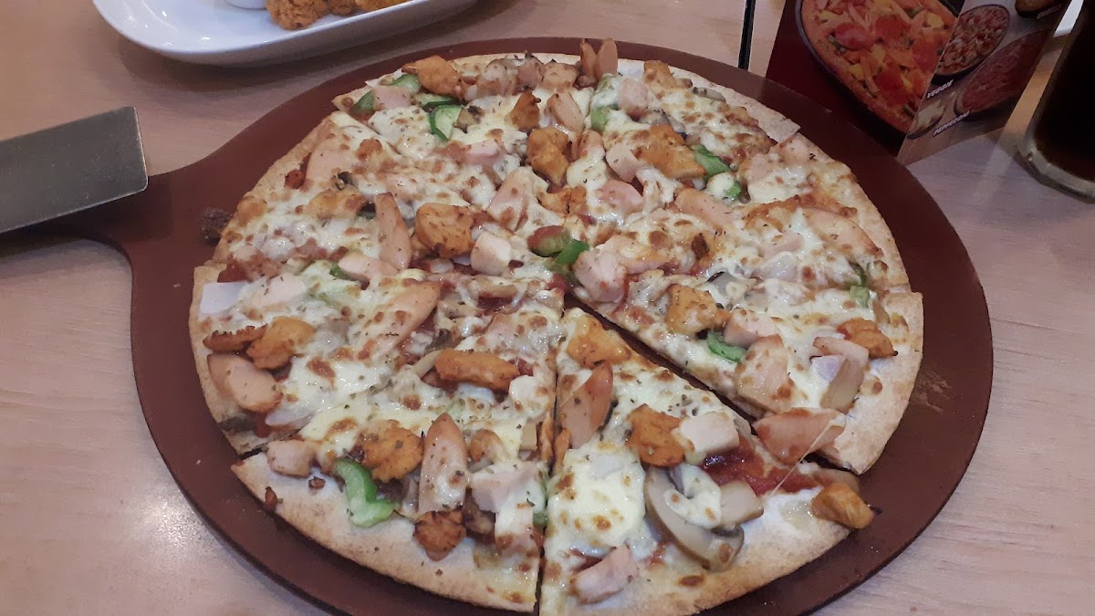 Pizza Hut Photo 10