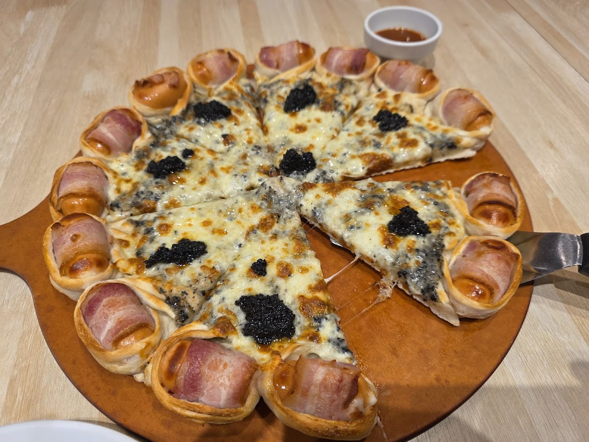 Pizza Hut Photo 3