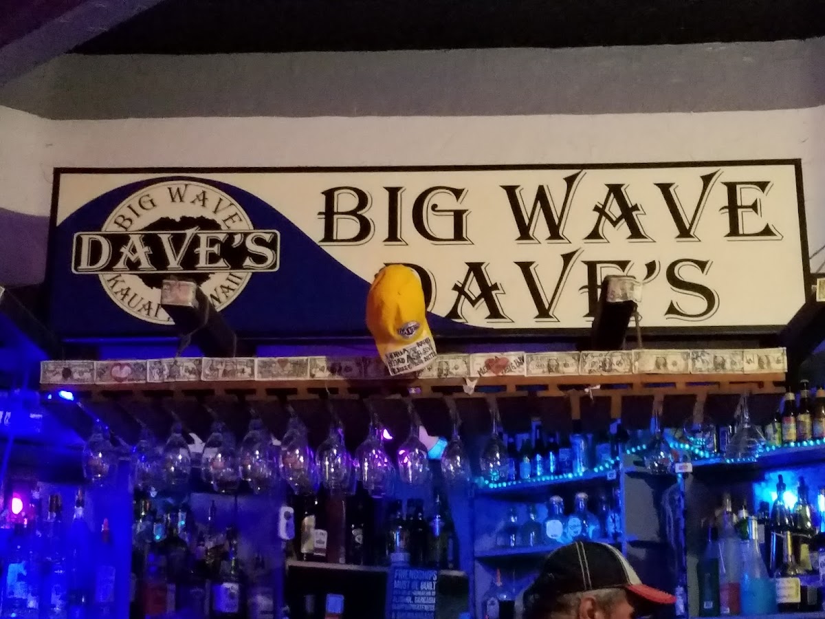 Big Wave Dave's Bar & Grill Photo 4