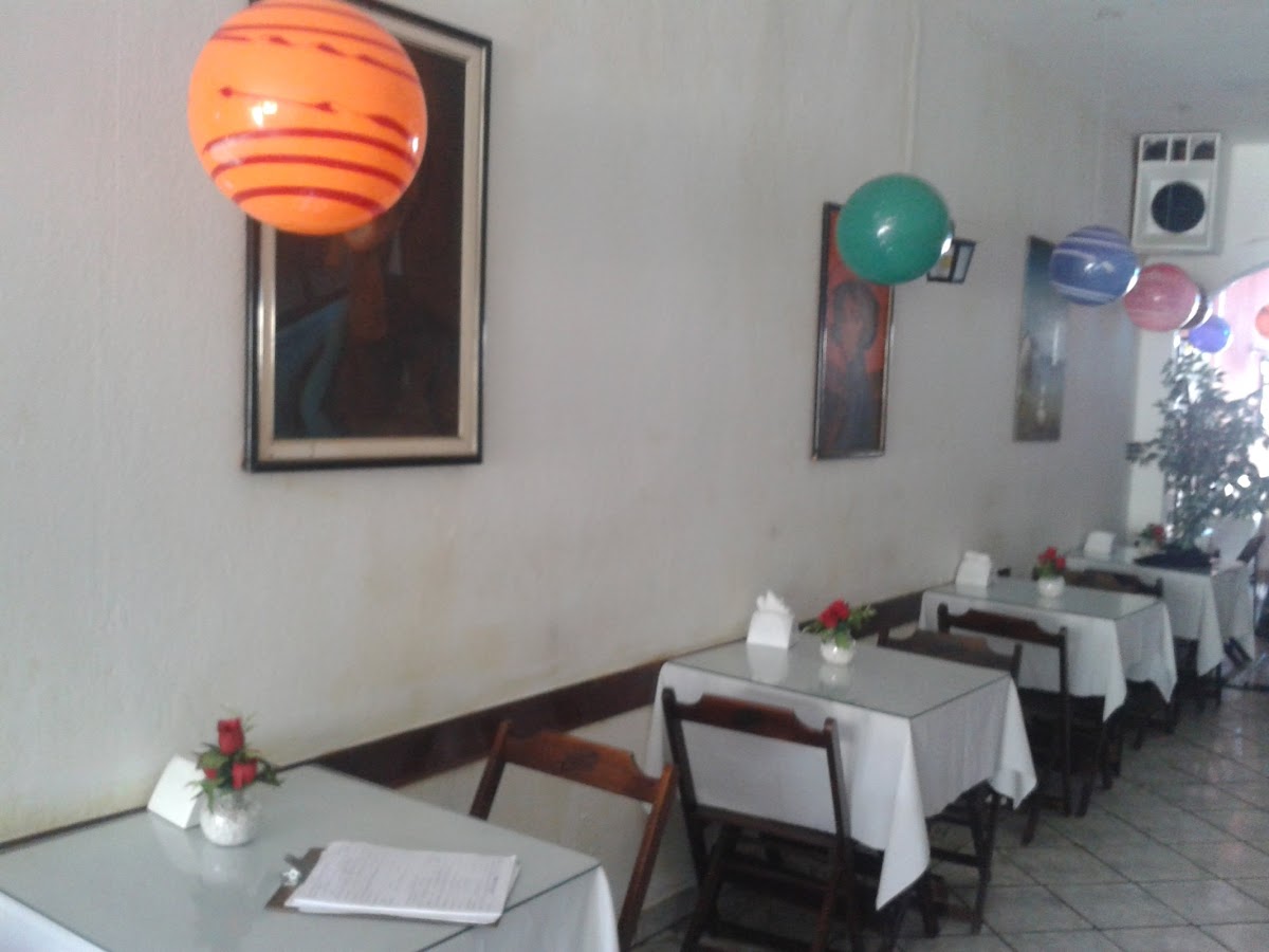 Milton's Bar Photo 6