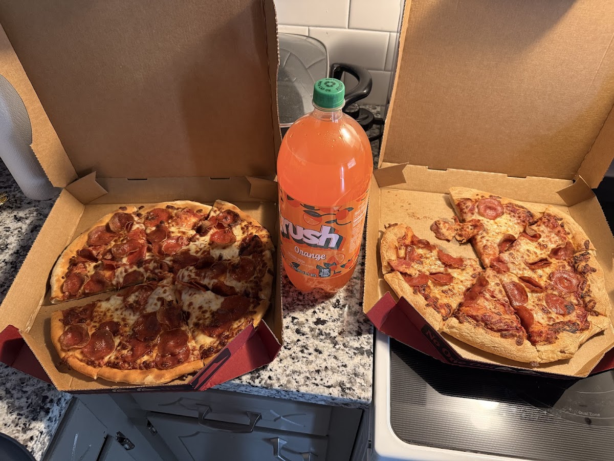 Pizza Hut Photo 4