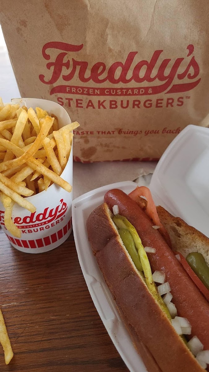 Freddy's Frozen Custard & Steakburgers Photo 8