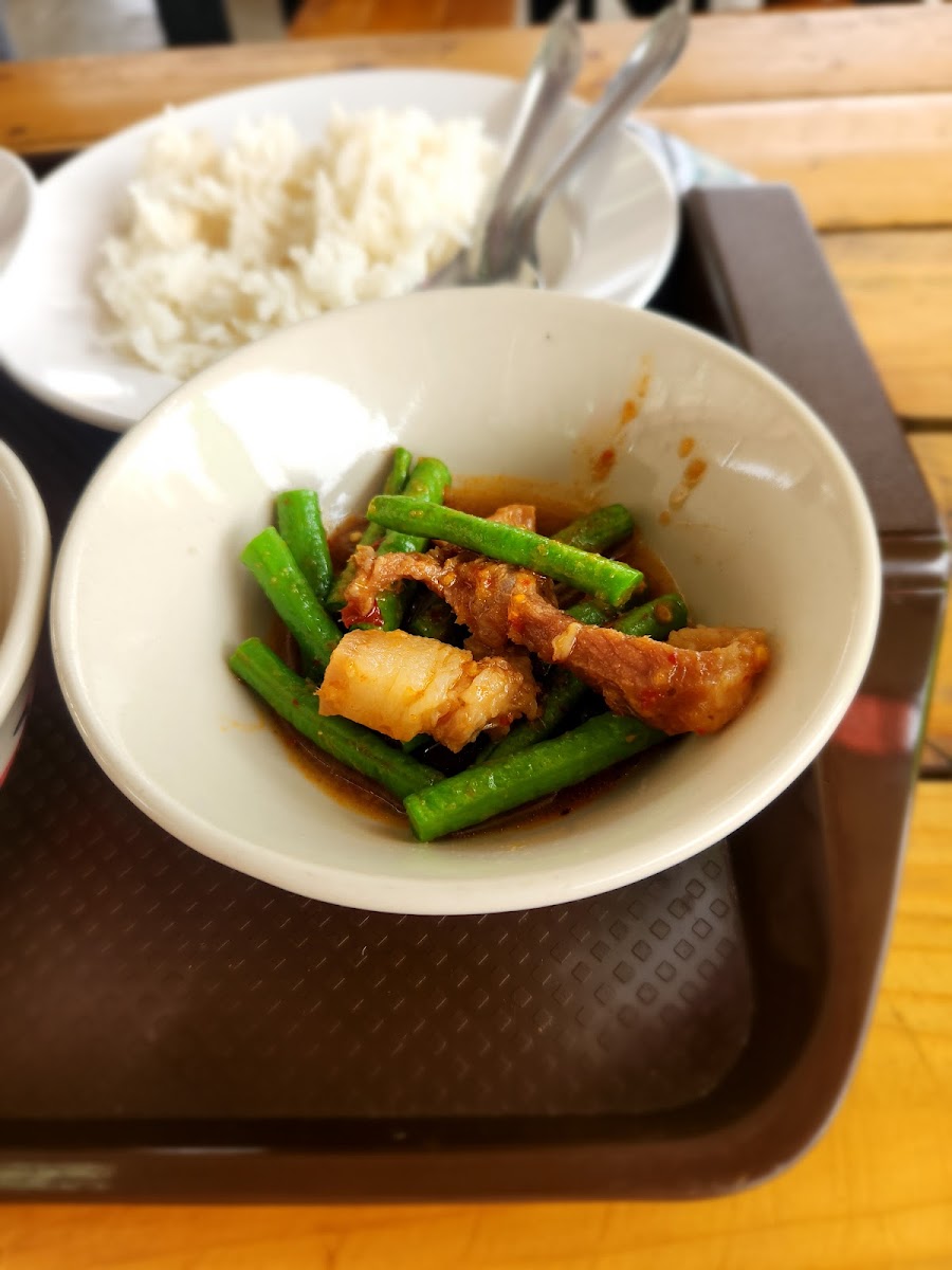 เจ๊แตแกง10บาท สาขาตลาดสิริทรัพย์รังสิต Photo 5