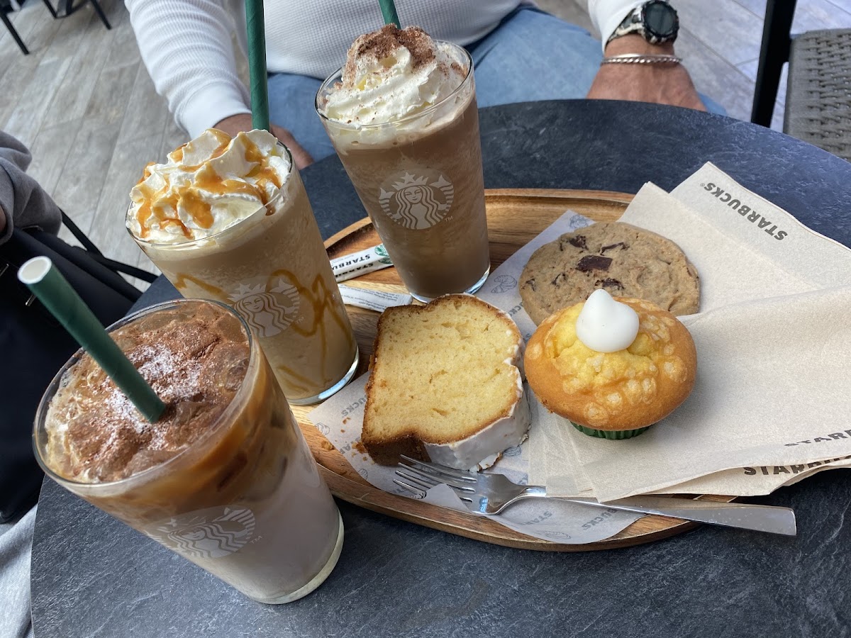 Starbucks Photo 3