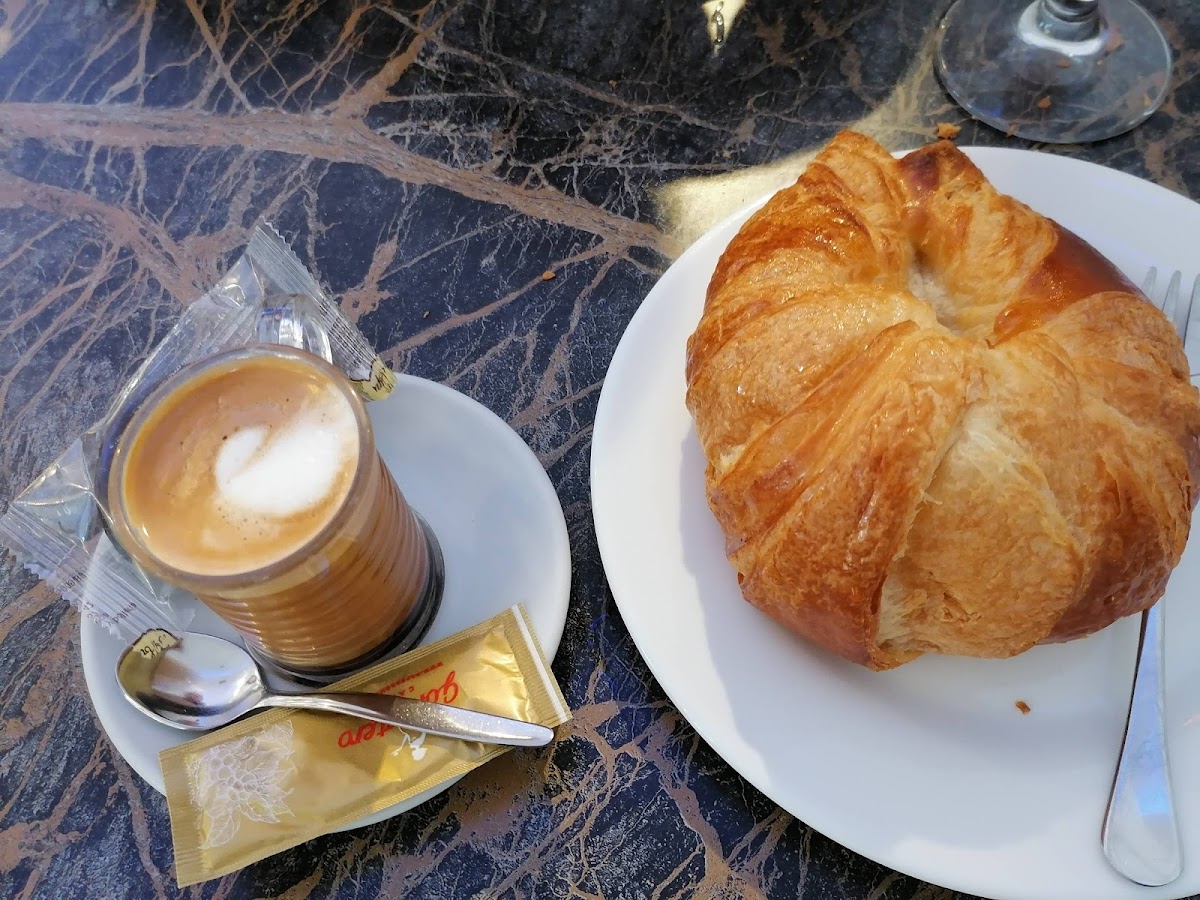 Café Suizo Photo 7