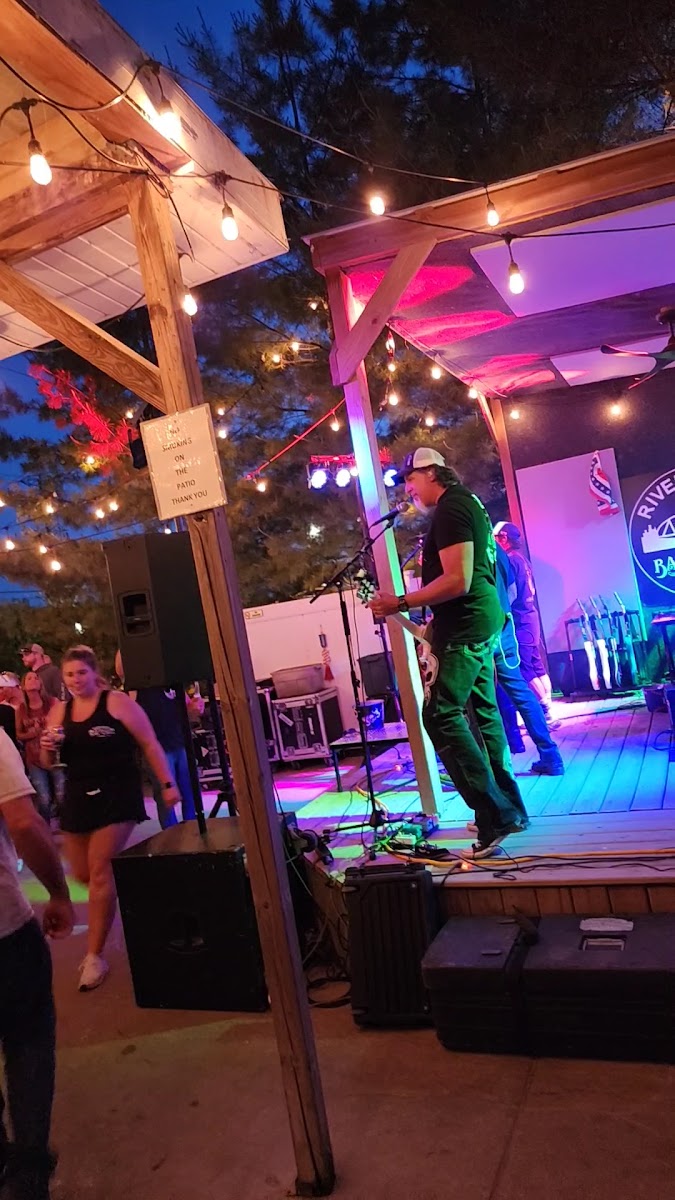 Riverfront Bar & Grill Photo 2