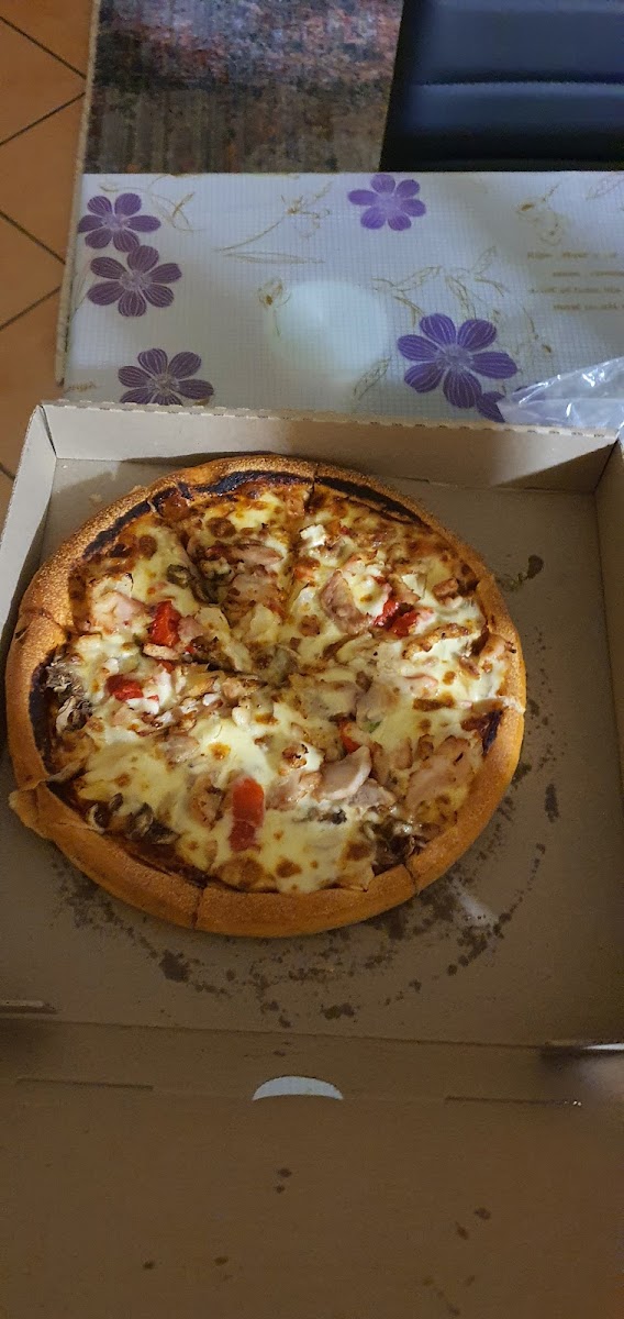 Pizza Hut Photo 3