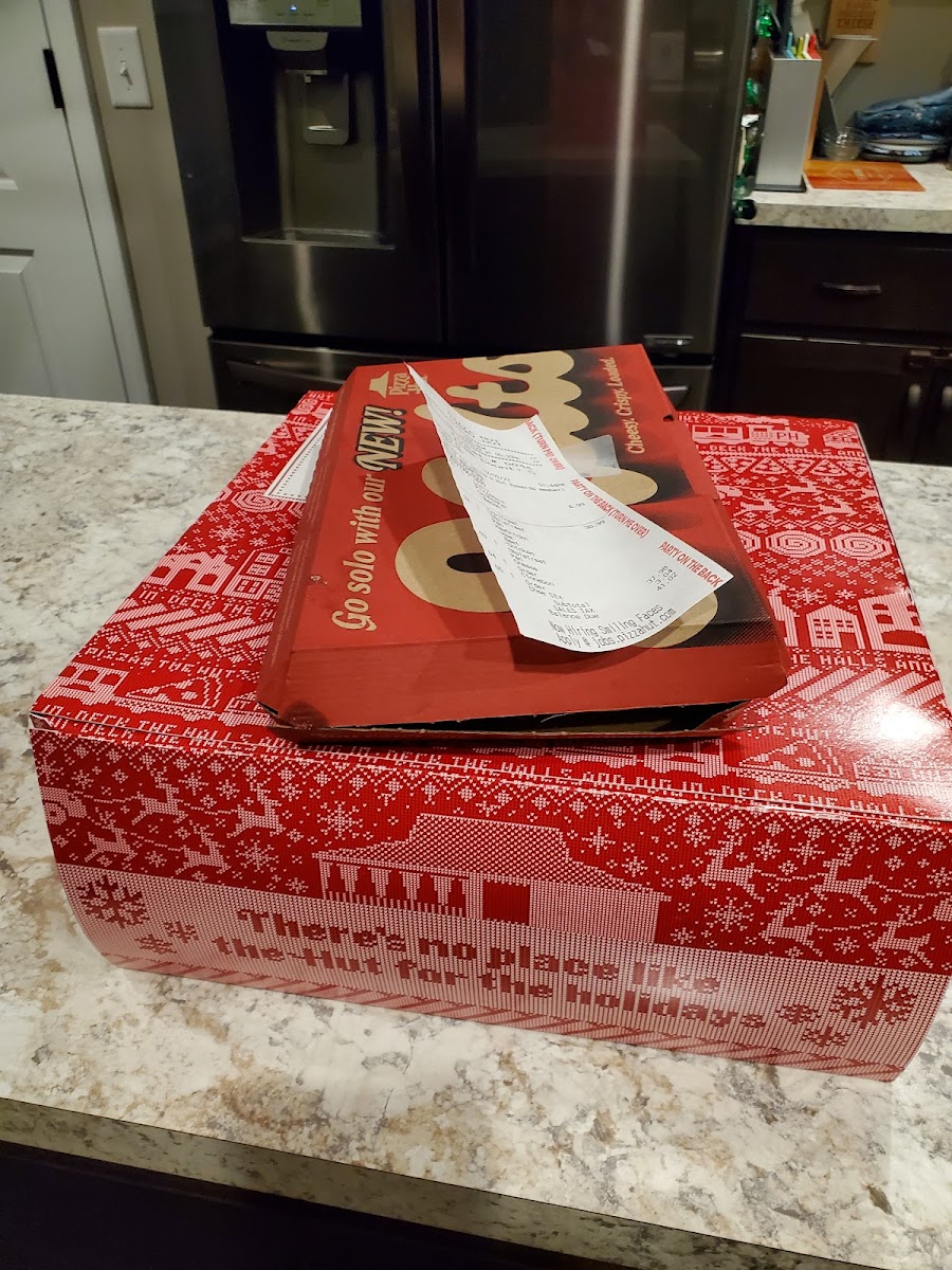 Pizza Hut Photo 5