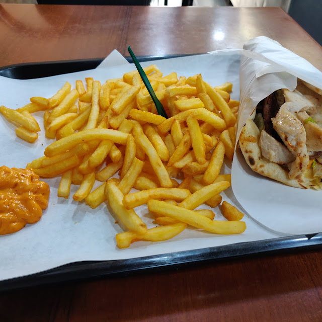 Cheese Naan Frites