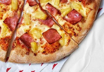 Pizza Hut Photo 4