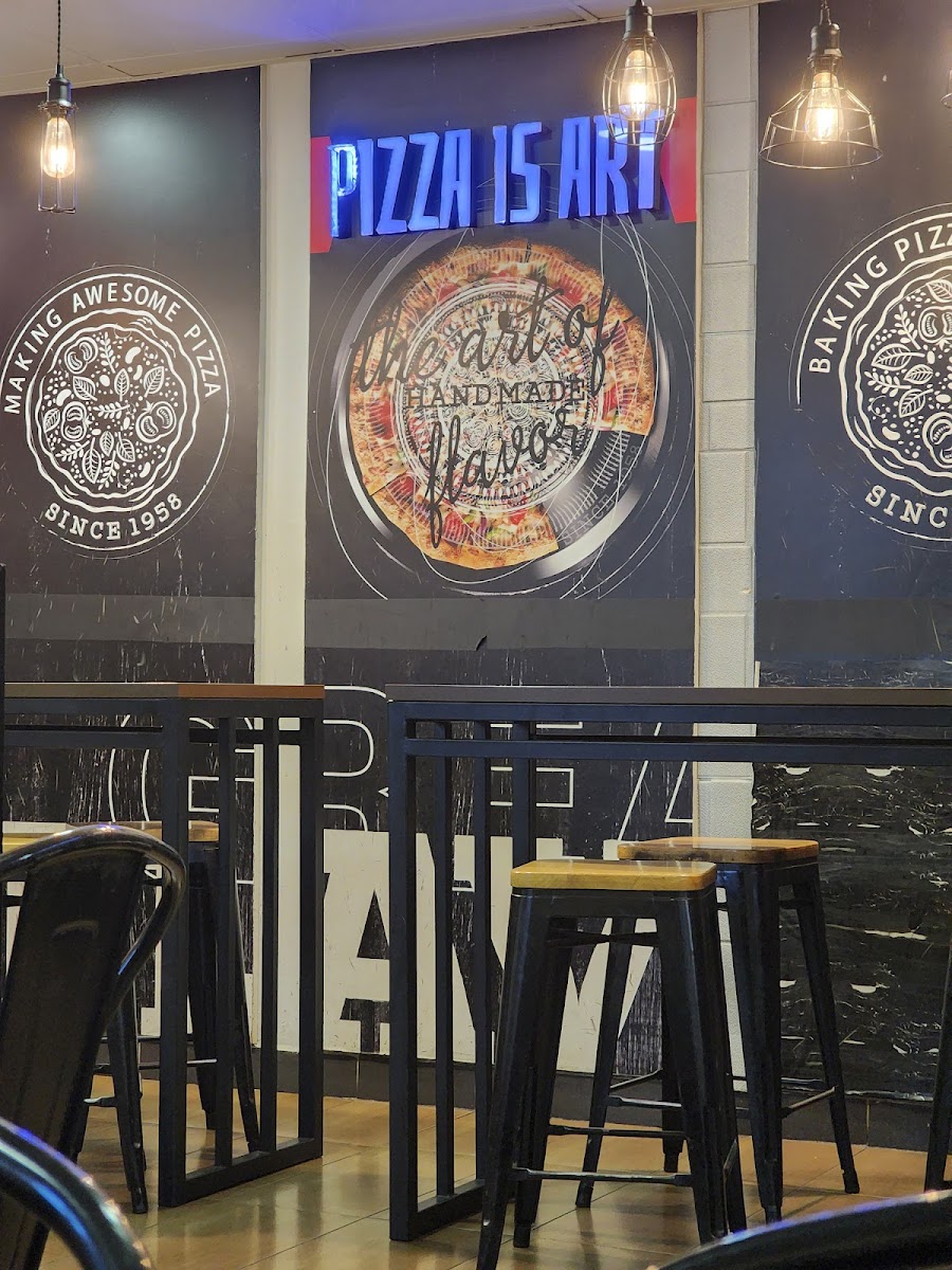 Pizza Hut Photo 3