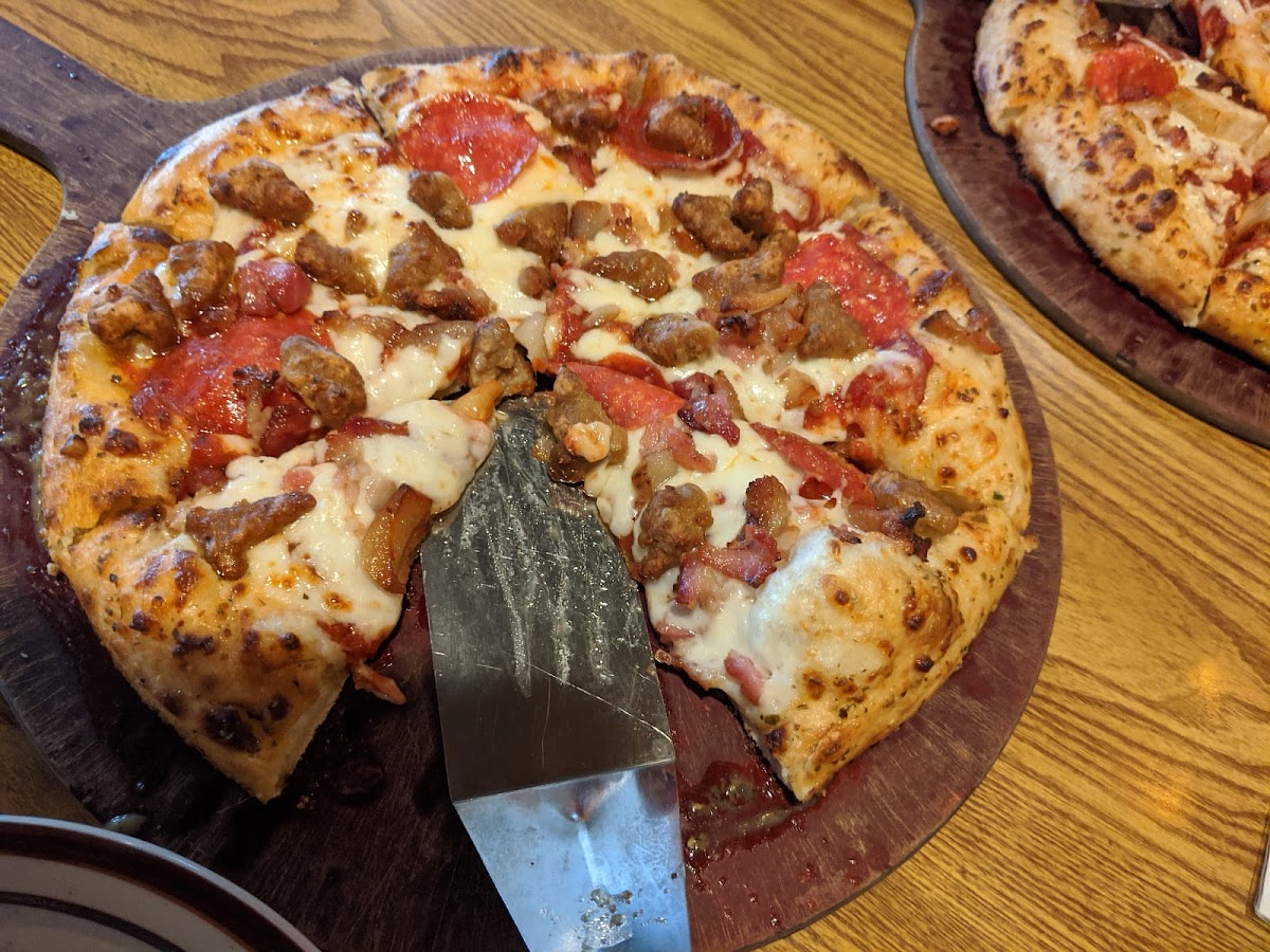 Pizza Hut Photo 9