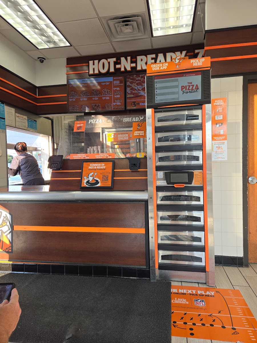Little Caesars Pizza Photo 3