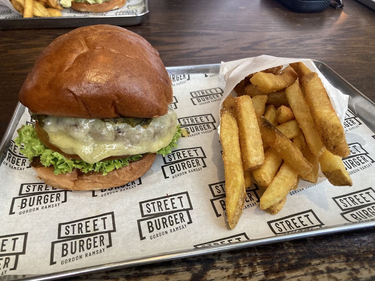 Gordon Ramsay Street Burger - Covent Garden Photo 3