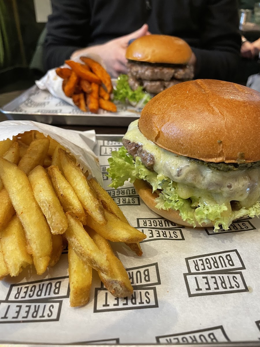 Gordon Ramsay Street Burger - Covent Garden Photo 5