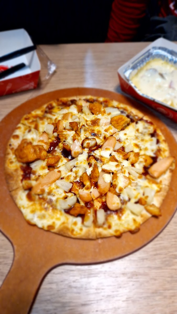 Pizza Hut Photo 10