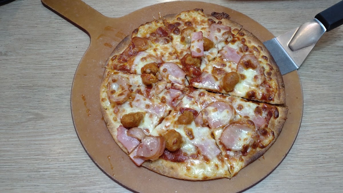 Pizza Hut Photo 6