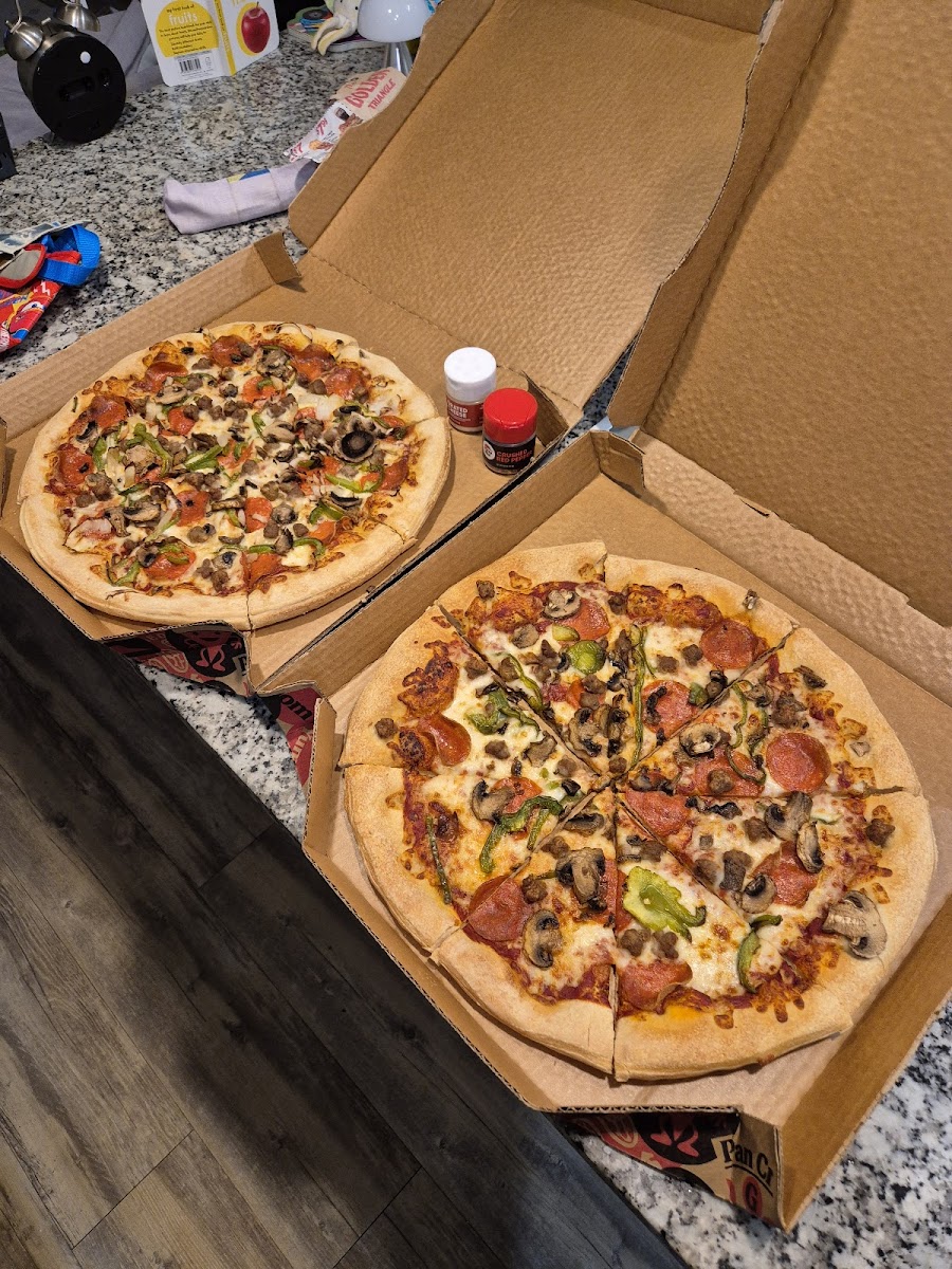 Pizza Hut Photo 3