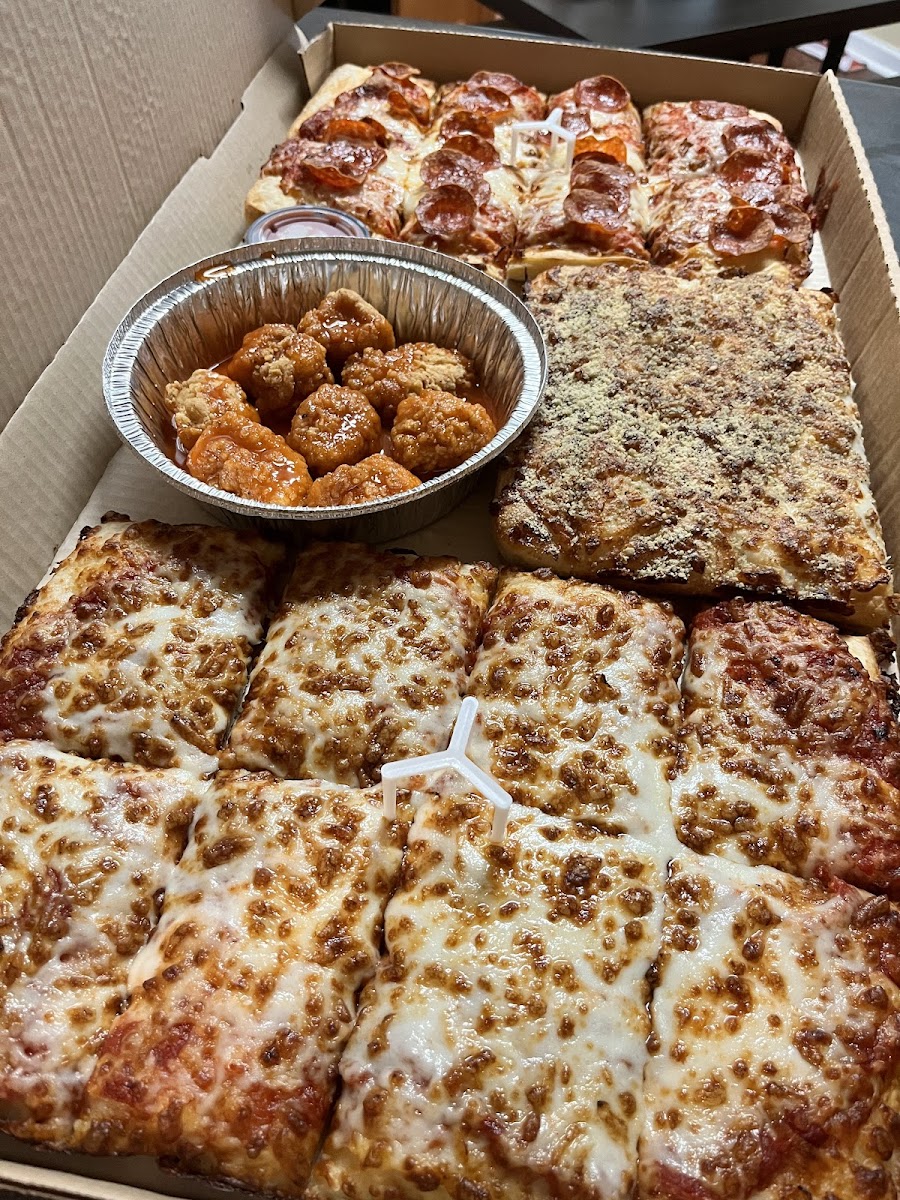 Pizza Hut Photo 4