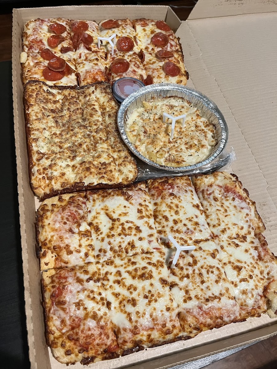 Pizza Hut Photo 5