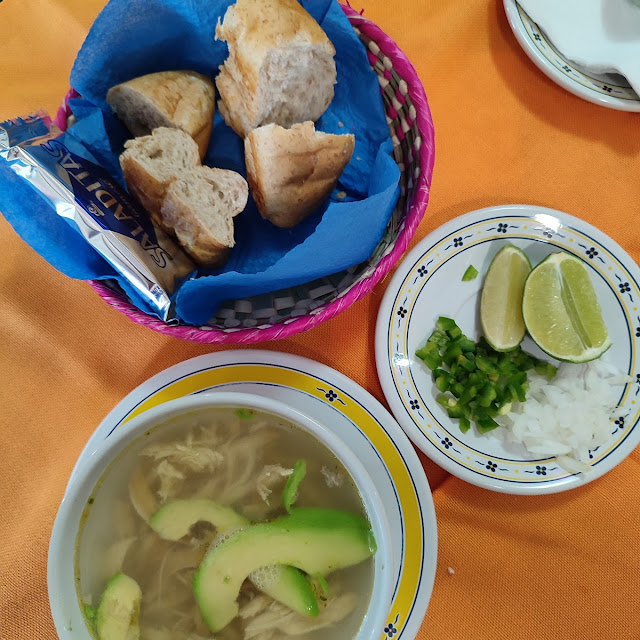 Consomé de Pollo