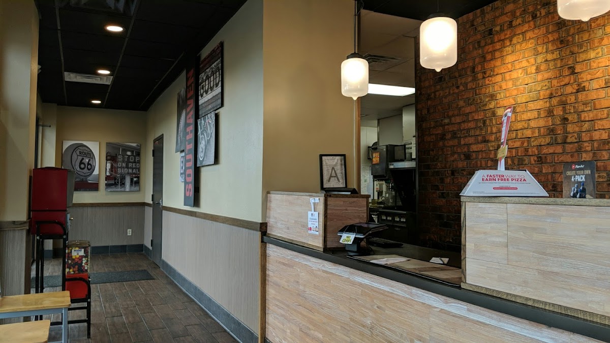 Pizza Hut Photo 2