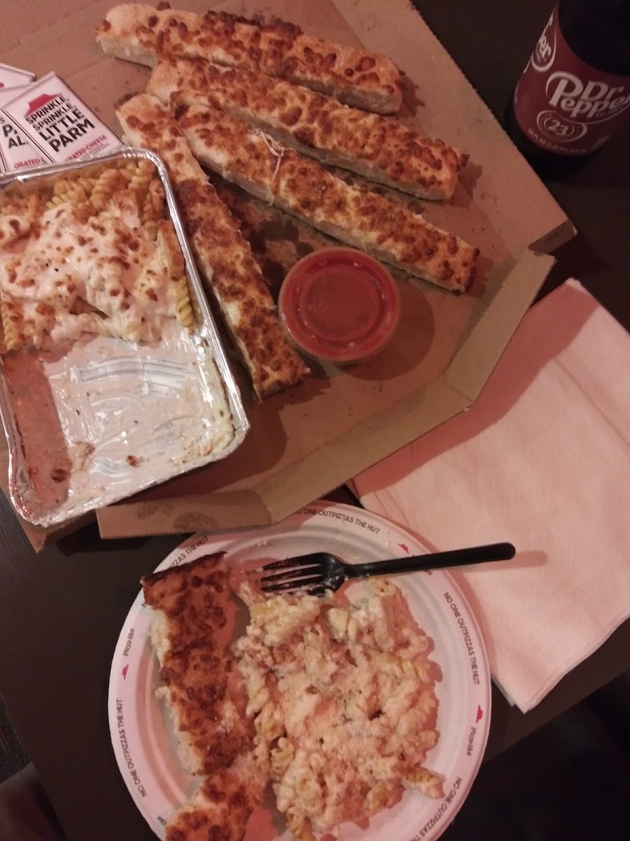 Pizza Hut Photo 9