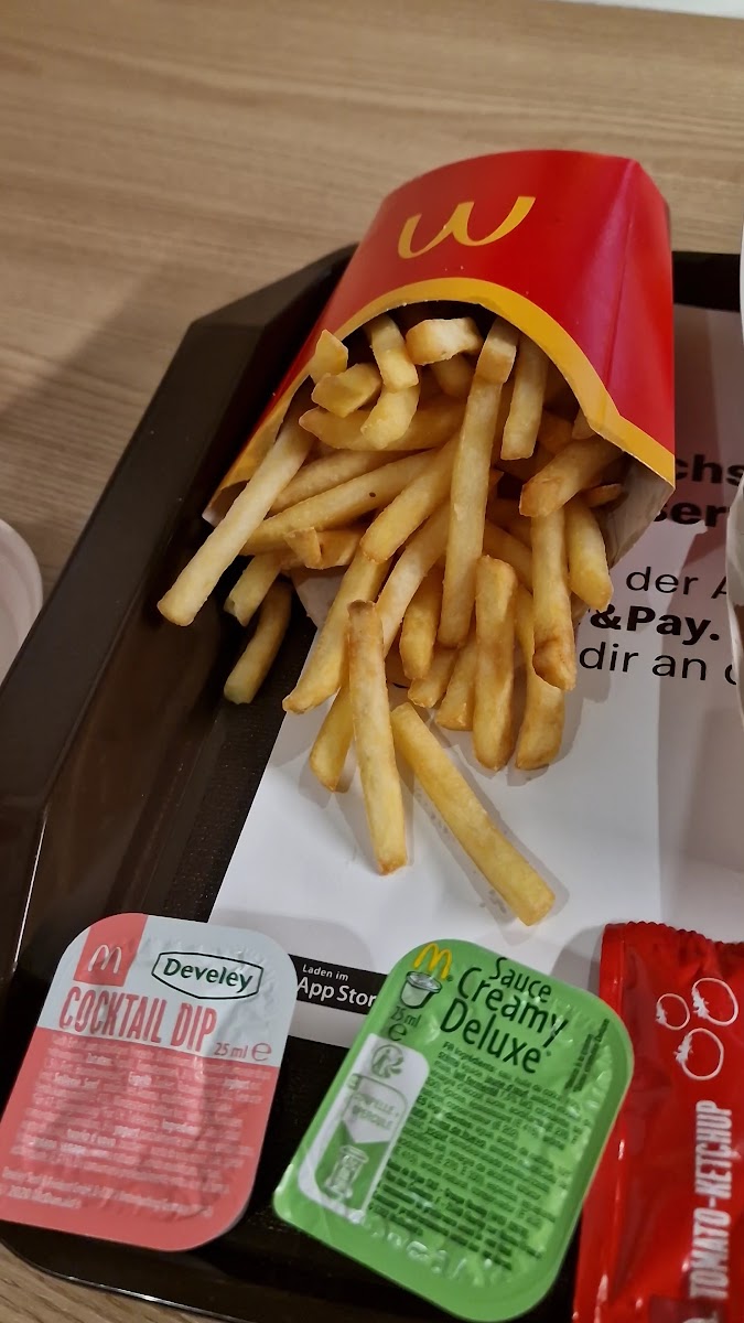 McDonald's Restaurant Photo 2