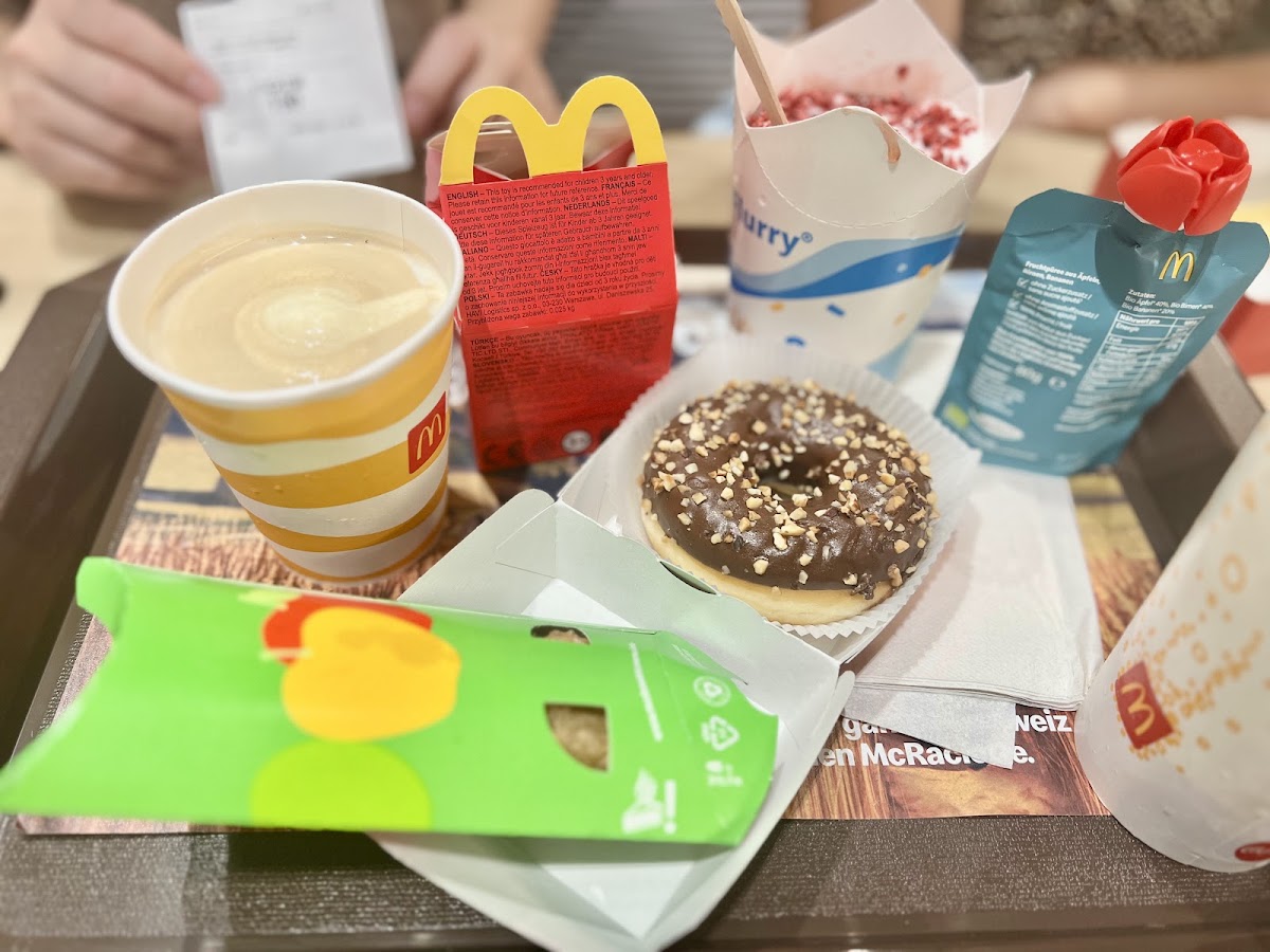 McDonald's Restaurant Photo 3
