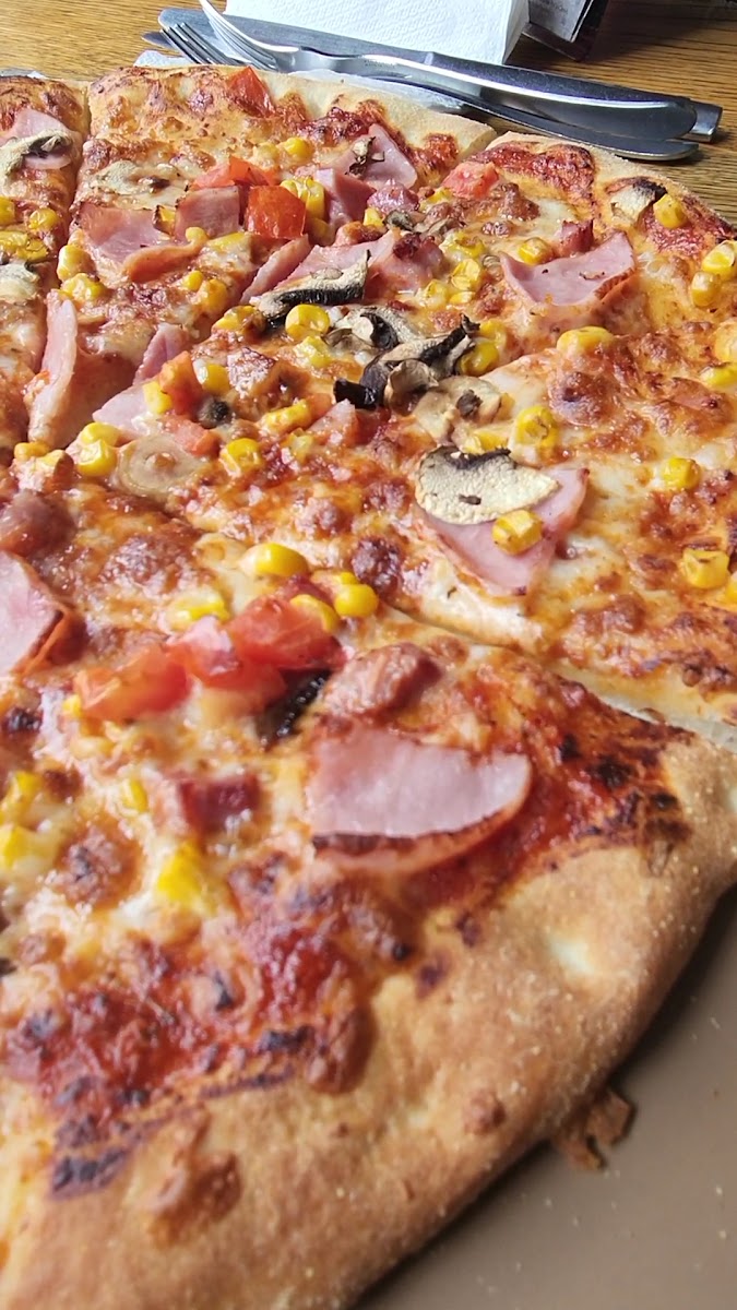Pizza Hut Photo 2