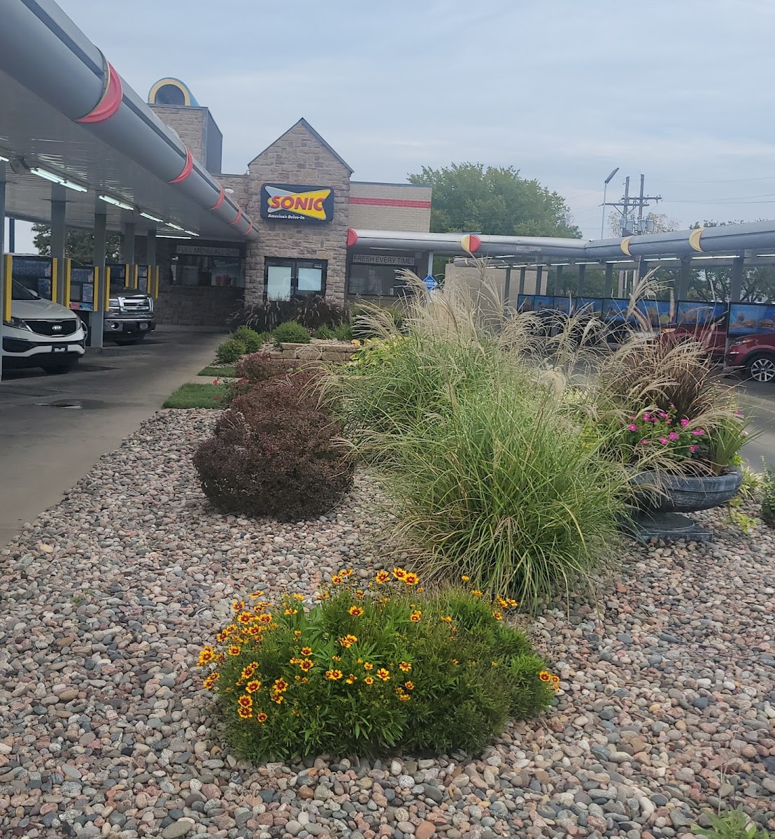 Sonic Drive-In Photo 4