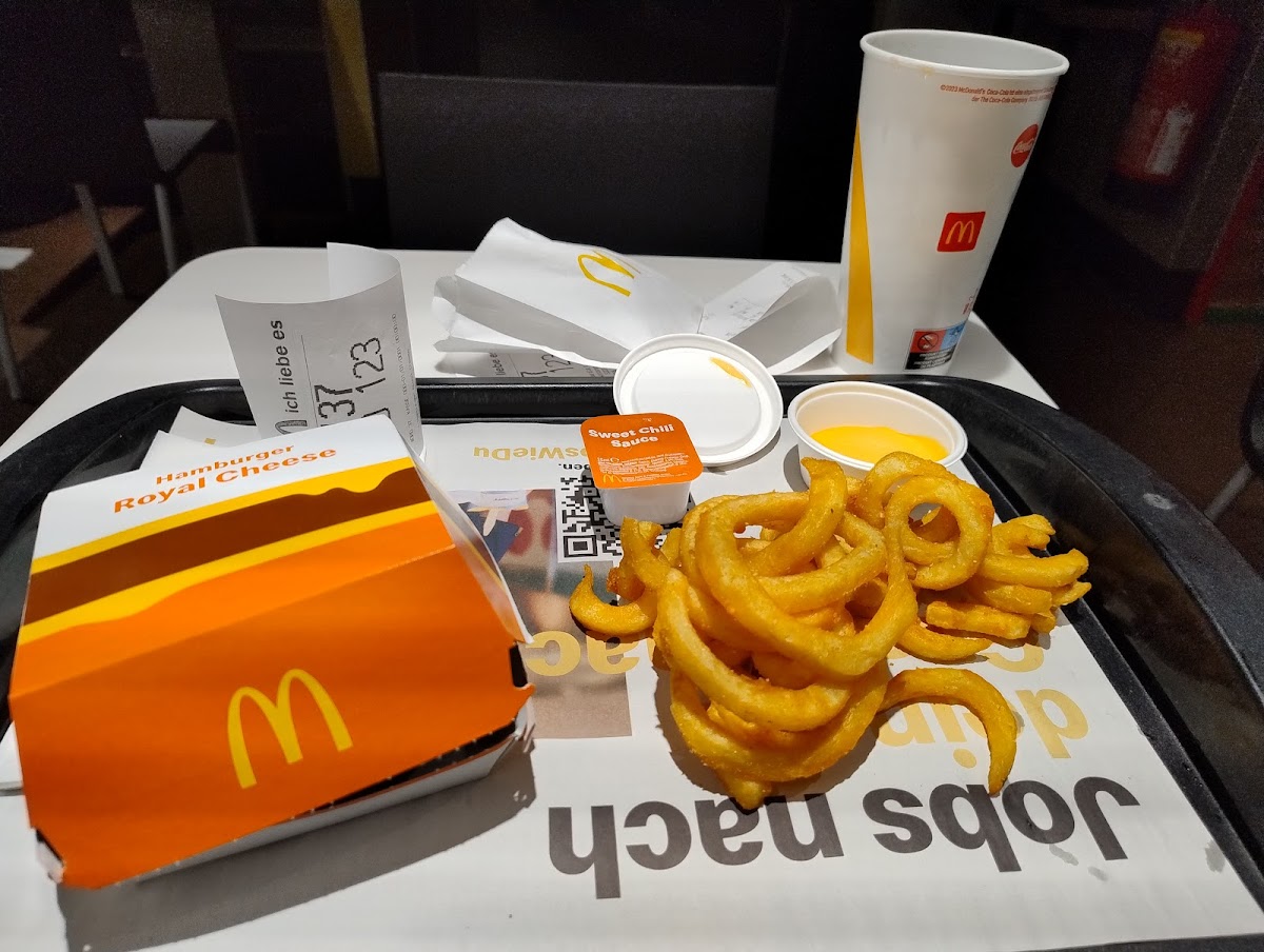 McDonald's Restaurant Photo 4
