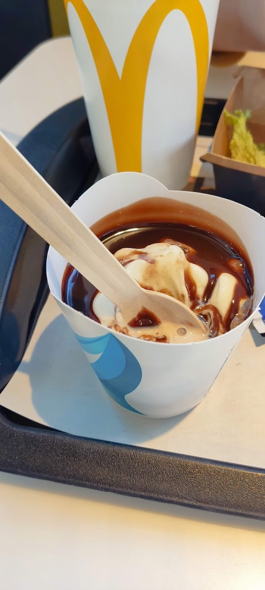 McDonald's Restaurant Photo 6