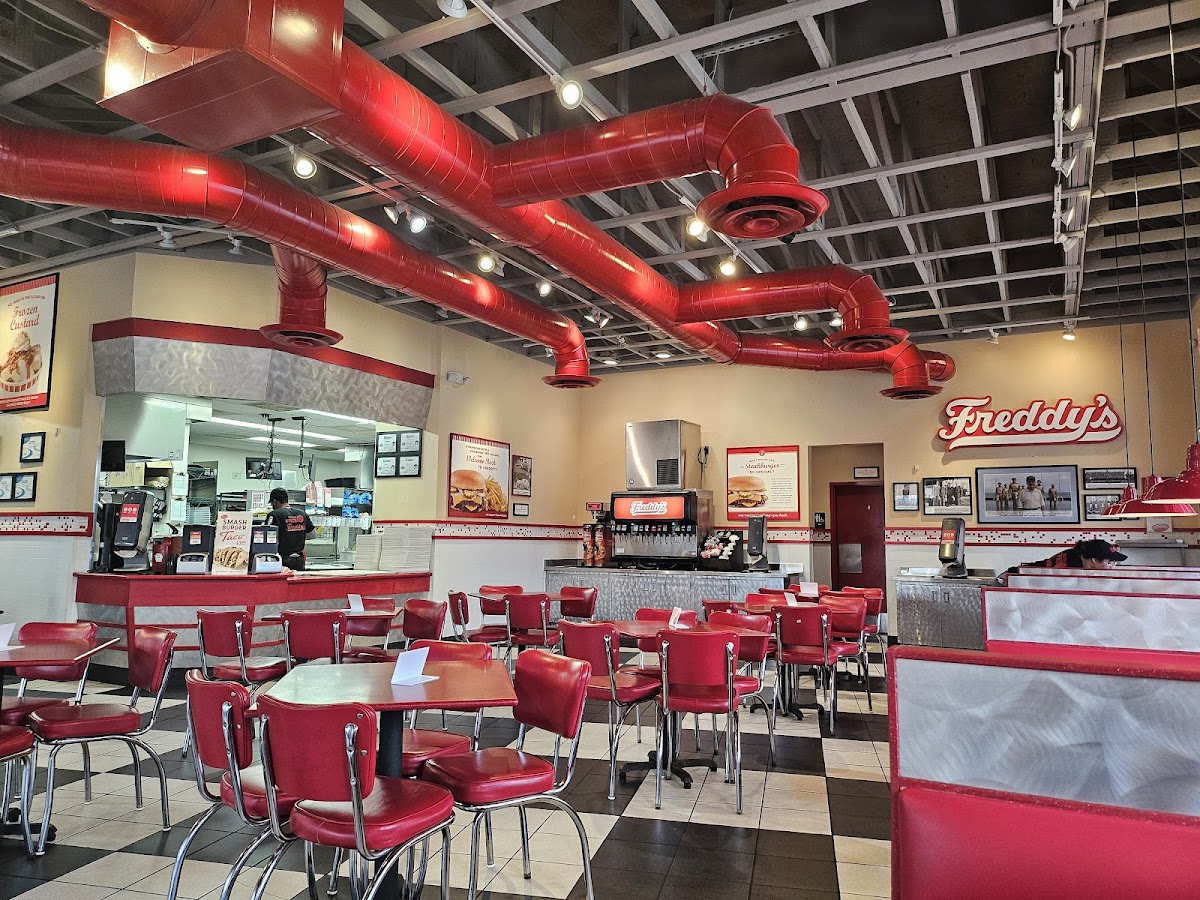 Freddy's Frozen Custard & Steakburgers Photo 4