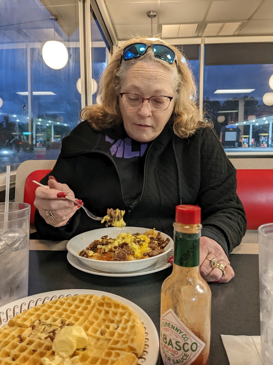 Waffle House Photo 8